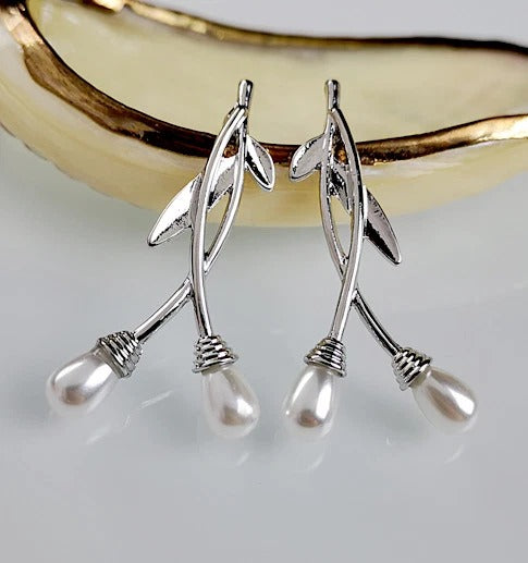 Leaf Drop Dangling Hook Earrings