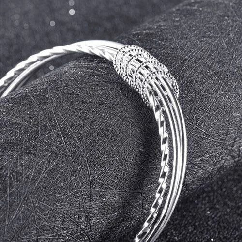 Three circle bangle bracelet