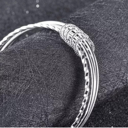Three circle bangle bracelet