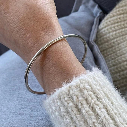 open glassy bracelet . KK Labib