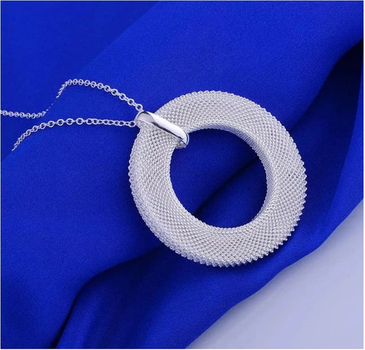 Mesh Round Pendant Necklace