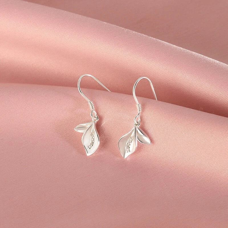 Silver Hook Dangle Flower Pearl Earrings