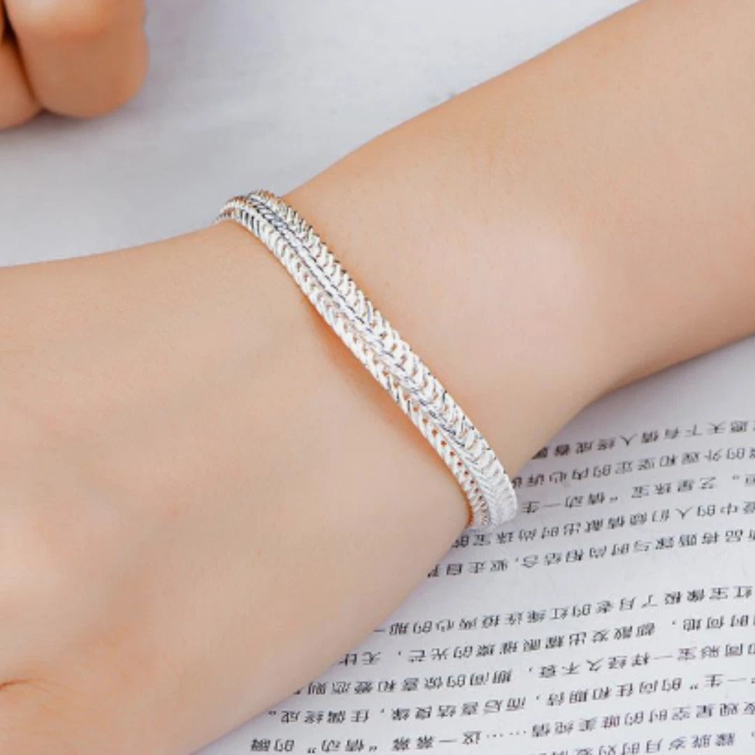 Geometric Noble Chain Bracelet
